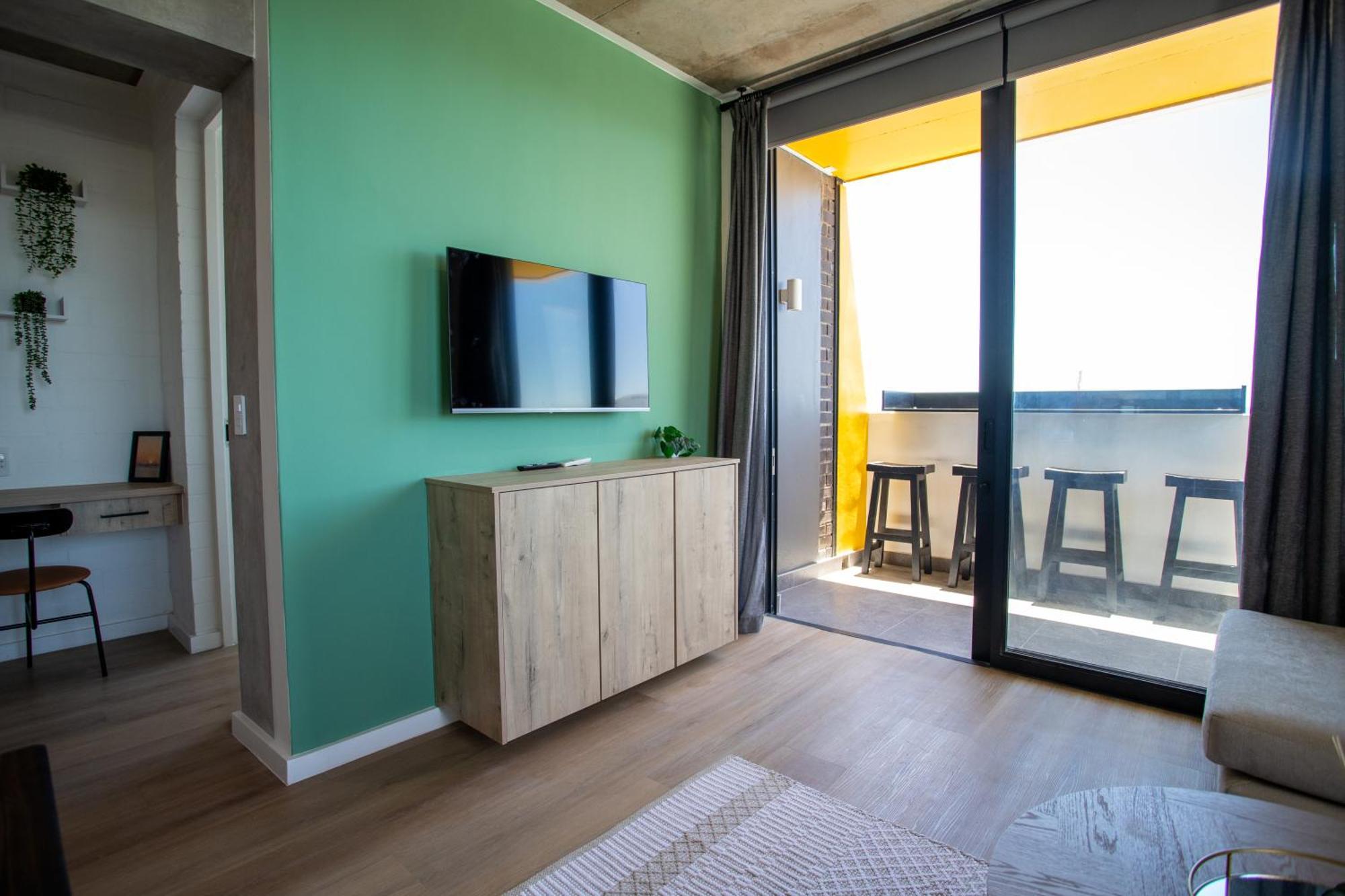 Eighty2 On M Luxury Ocean View Apartment Cape Town Exterior photo