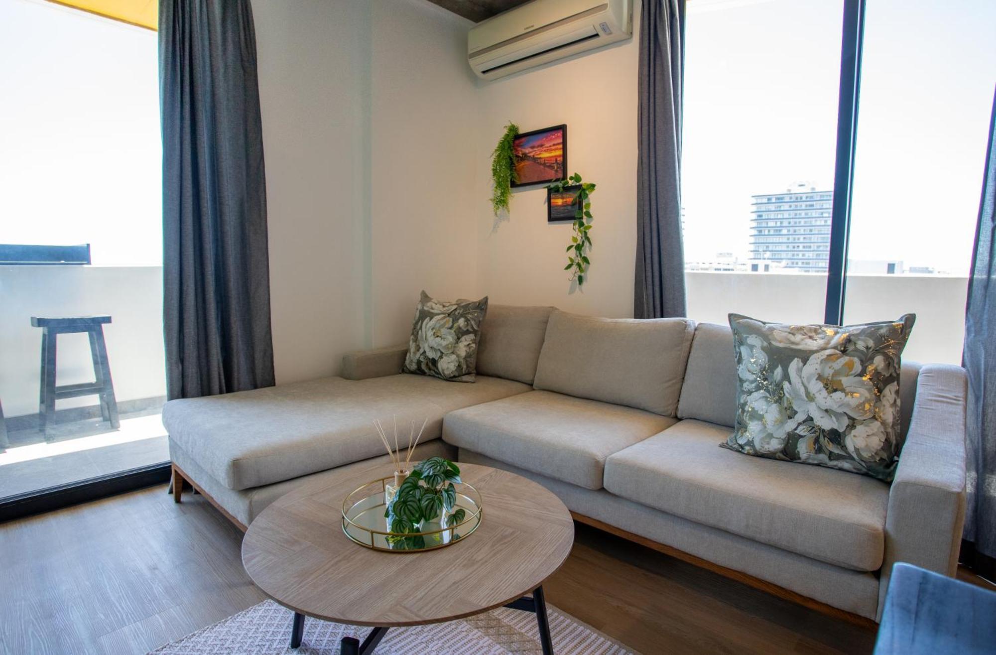 Eighty2 On M Luxury Ocean View Apartment Cape Town Exterior photo